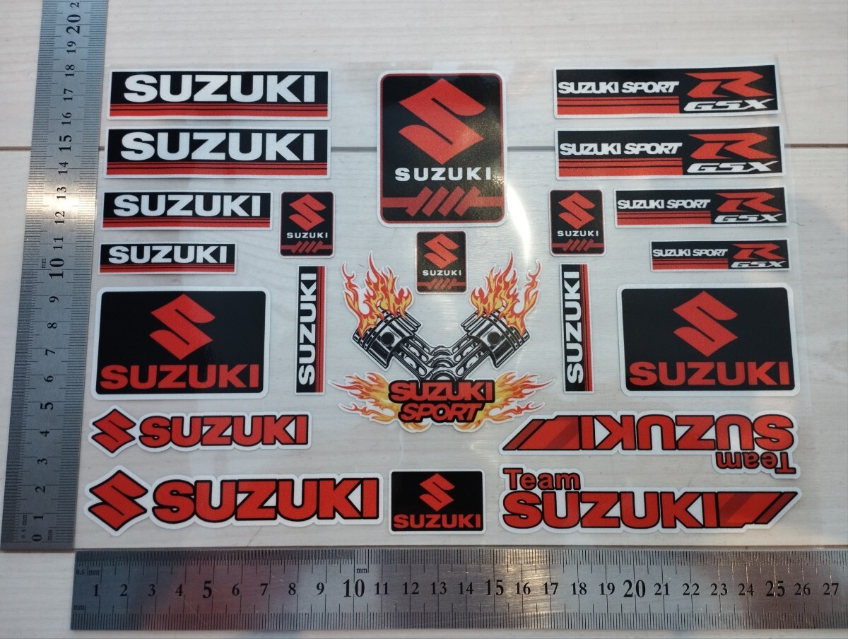 スズキステッカー　約20枚セット（1シート分） バイクステッカー　 ヘルメットステッカー　motoGP　SUZUKIステッカー　バイザー_画像1