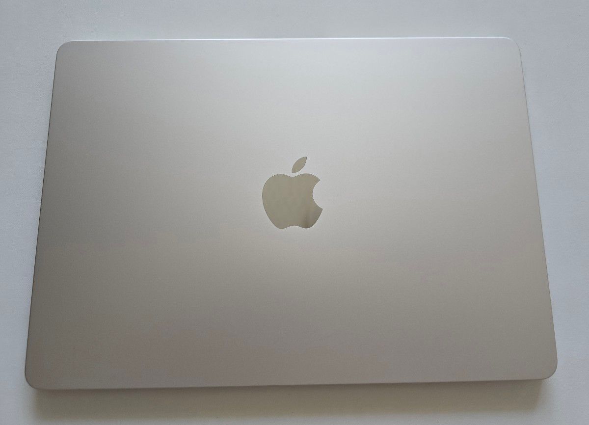 MacBook Air 13インチ Apple M2チップ搭載モデル スターライト MacBook Air 13インチ Apple M2チップ搭載モデル スターライト
