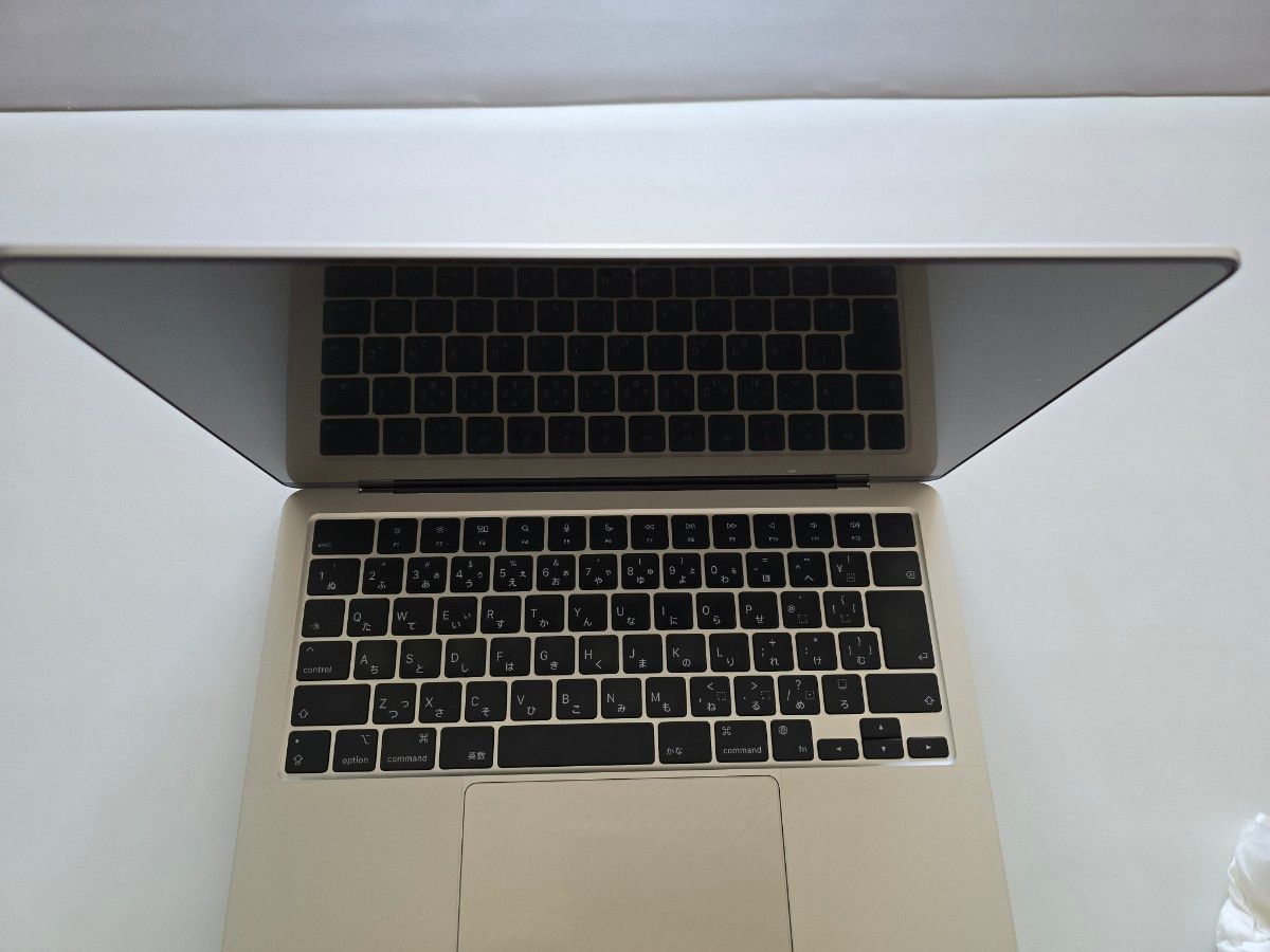 MacBook Air 13インチ Apple M2チップ搭載モデル スターライト MacBook Air 13インチ Apple M2チップ搭載モデル スターライト