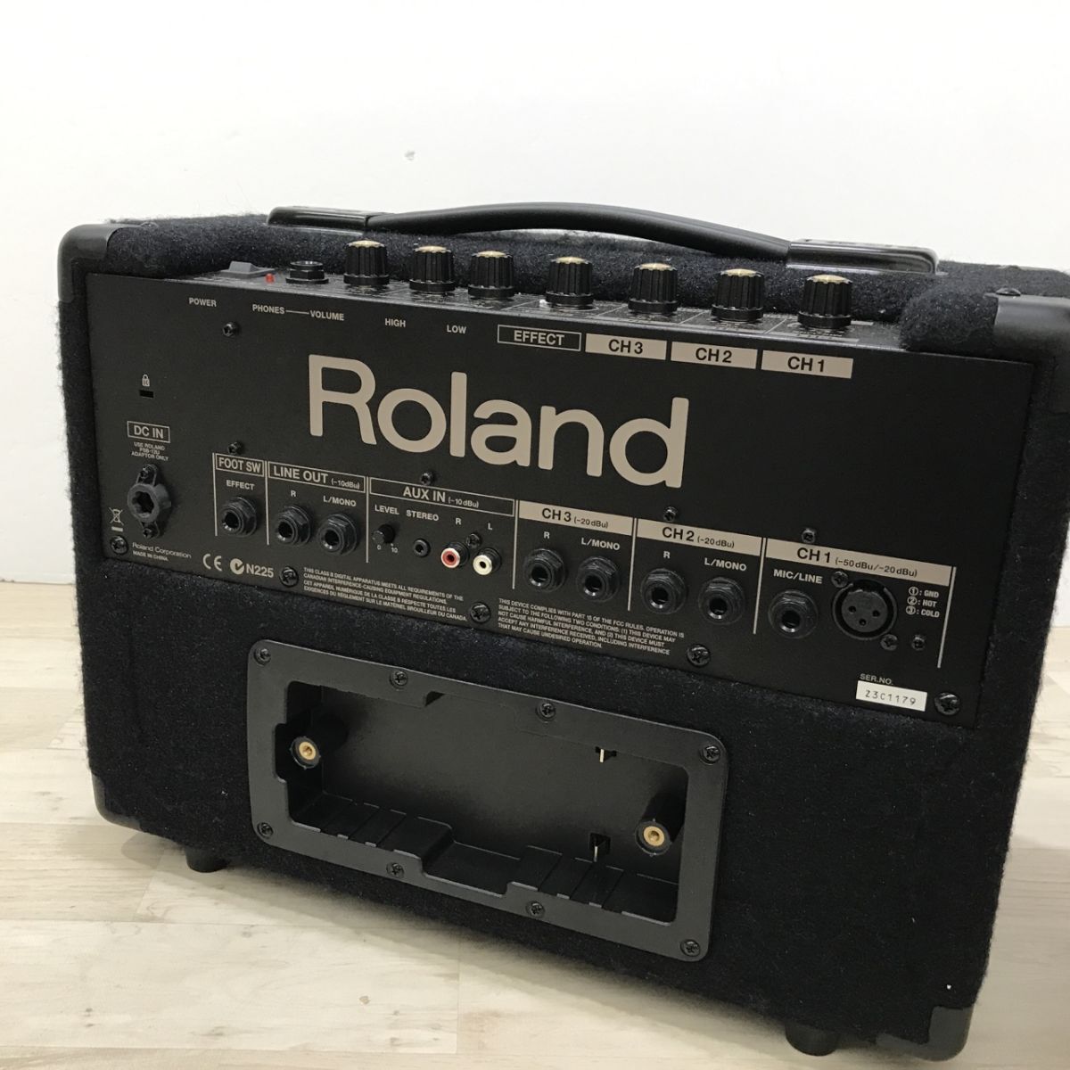 ROLAND Roland стерео клавиатура усилитель KC-110 батарейка box отсутствует [C4155]