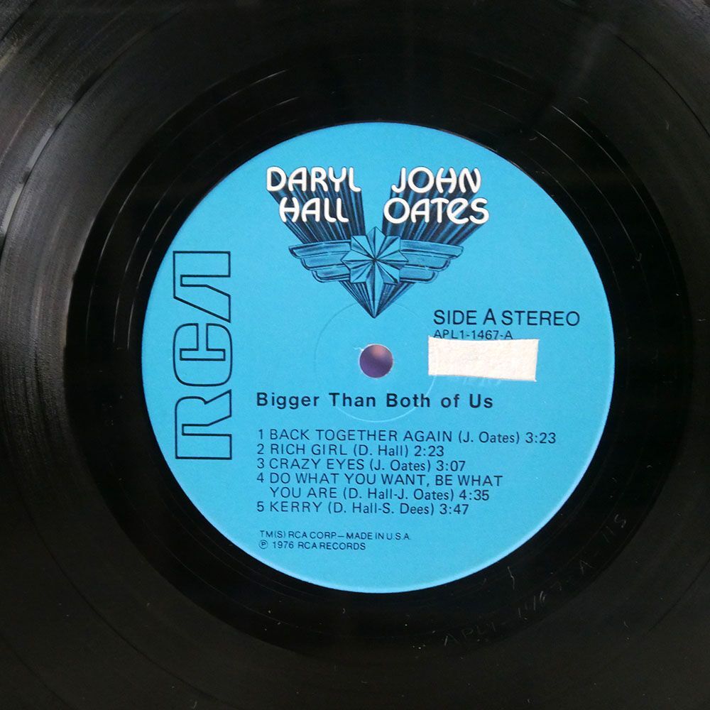 米 DARYL HALL & JOHN OATES/BIGGER THAN BOTH OF US/RCA APL11467 LP_画像2