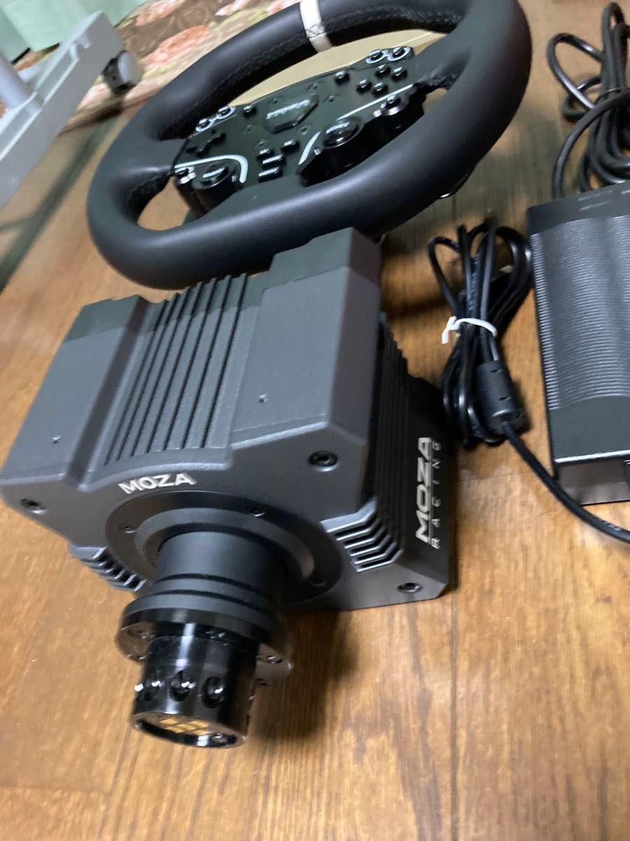 MOZA R5 ダイレクトドライブベース・ホイール・3ペダルセット+