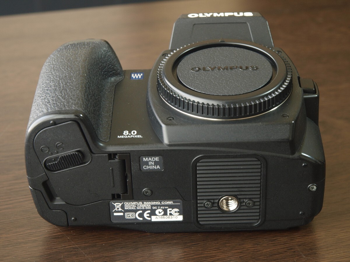 OLYMPUS E-500 デジタル一眼レフカメラ レンズキット ZUIKO DIGITAL 14-45mm F3.5-5.6 元箱付属品一式 シャッター回数4,051回 美品の画像10