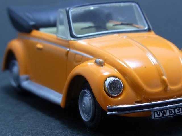 ★★日曜夜★ルース★(VOLKSWAGEN) VW BEETLE (CABRIOLET)★CARARAMA★HONGWELL★1/72_画像1