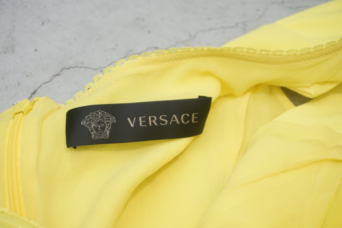  new goods 17SS VERSACE Versace Versace . double shoulder Mini dress One-piece 40 yellow yellow color A78588 A224249 1226N^