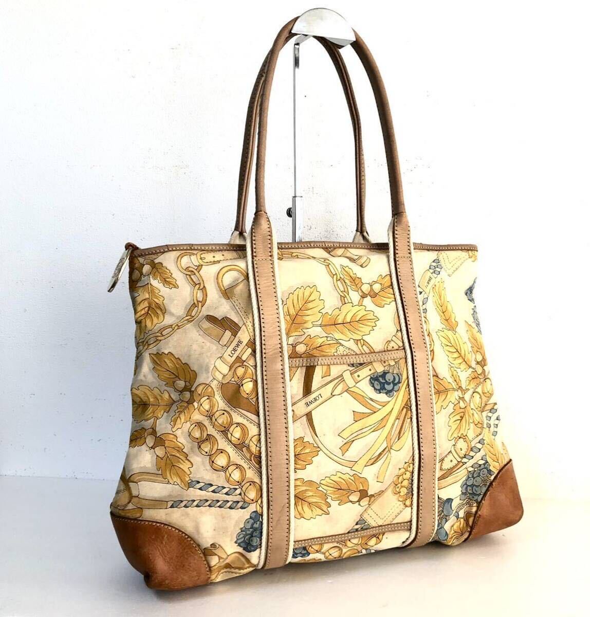希少 LOEWE ロエベ ボタニカル スカーフ柄 トートバッグ 希少 LOEWE ロエベ ボタニカル スカーフ柄 トートバッグ
