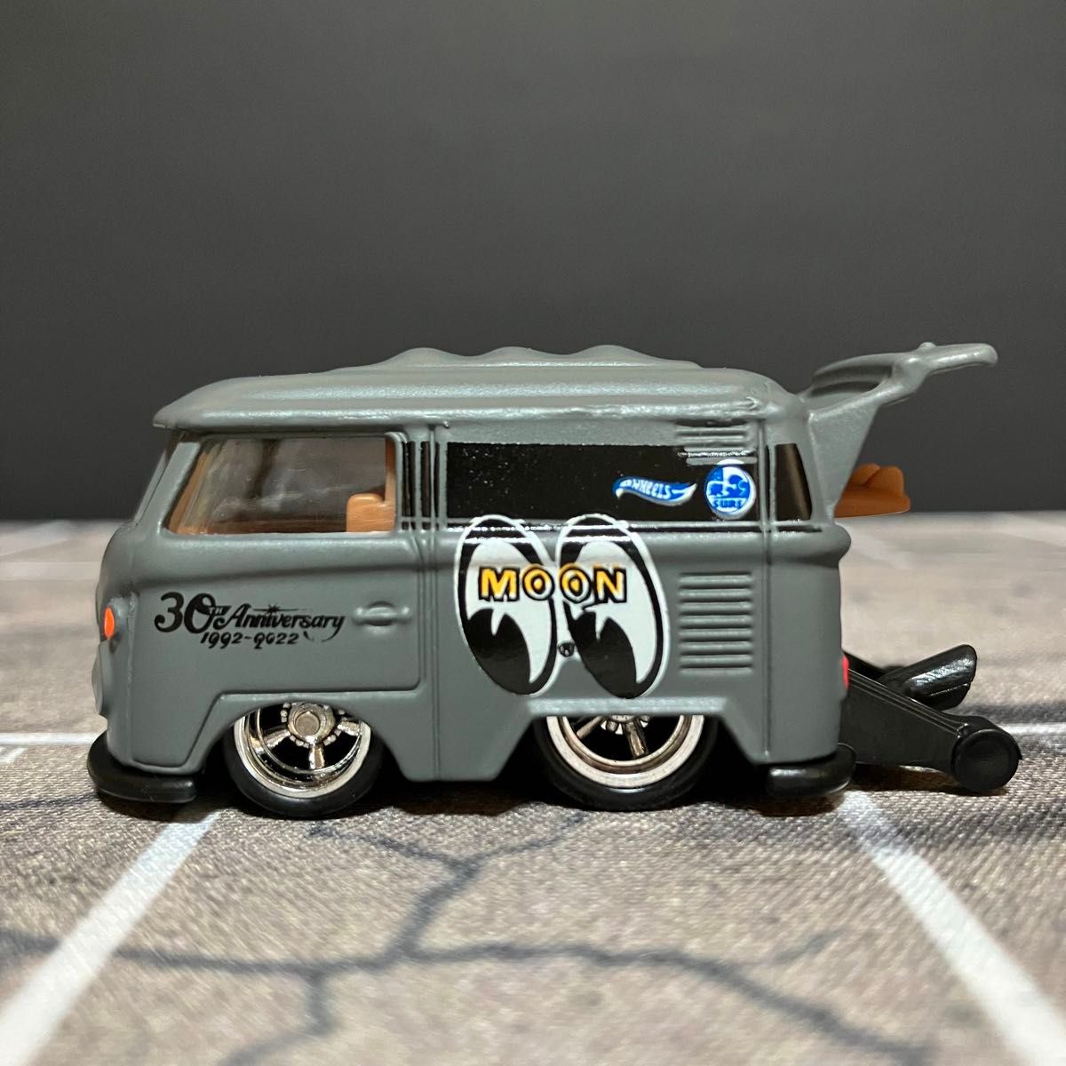 高い素材 ホットウィール カスタム ムーンアイズ クールコンビ KOMBI KOOL 乗用車