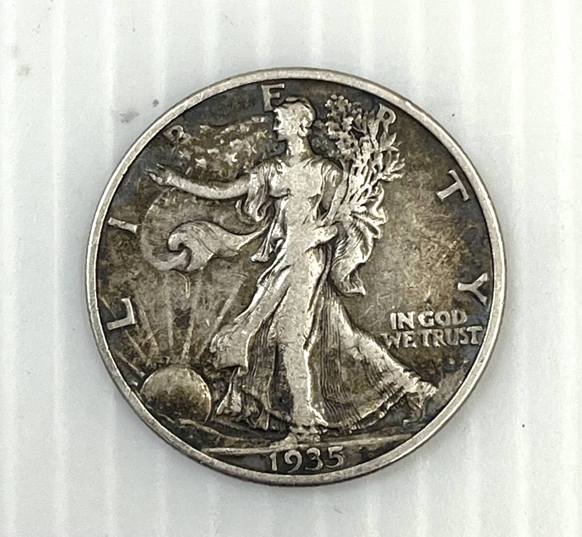 A#6545 アメリカ銀貨 ハーフダラー ウォーキングリバティー1935 現状品の画像1