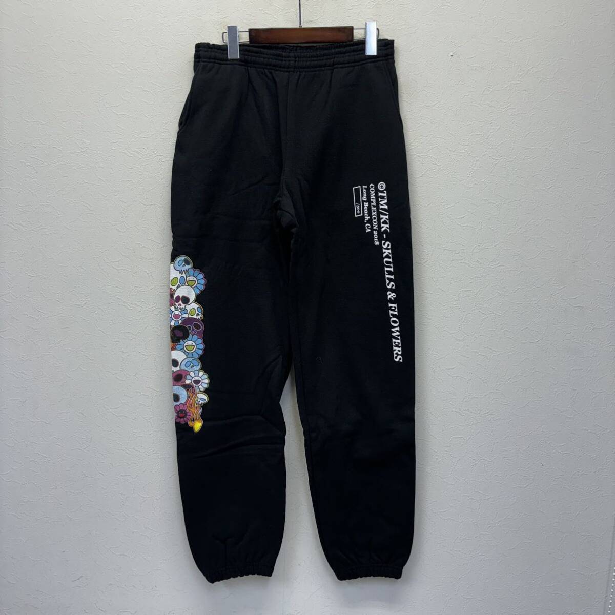 TM/KK COMPLEXCON TKASHI MURAKAMI Flower Scull Sweat Pants コンプレックスコン 村上隆 フラワー スカル スウェットパンツ size L 新品_画像1