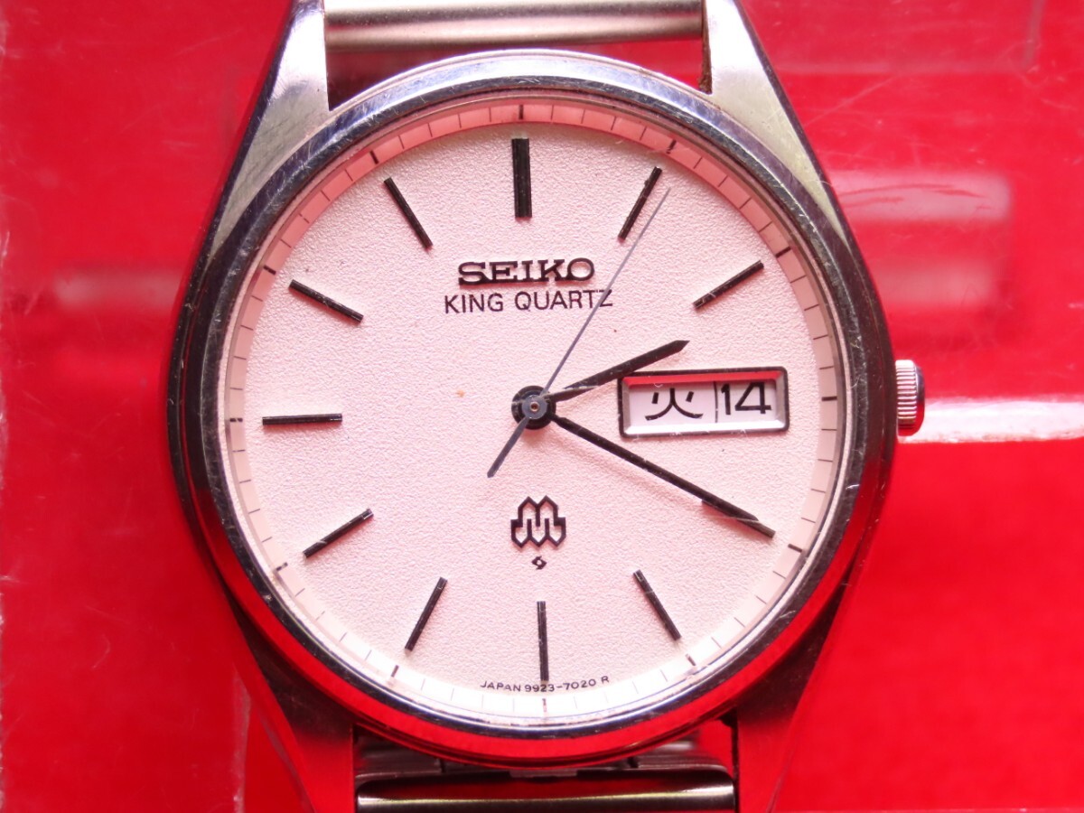 ■♪価格高騰! 資産価値！ 稼働 電池新品 メンズ ビンテージ 高級超レア！ SEIKO セイコー キングツインクオーツ デイデート 9923-7020_画像1