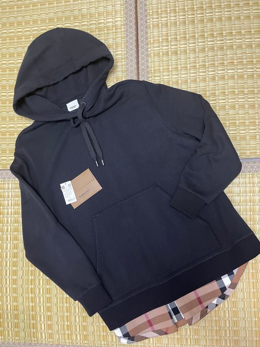 週末限定価格 BURBERRY バーバリー パーカー チェックパネル 週末限定価格 BURBERRY バーバリー パーカー チェックパネル