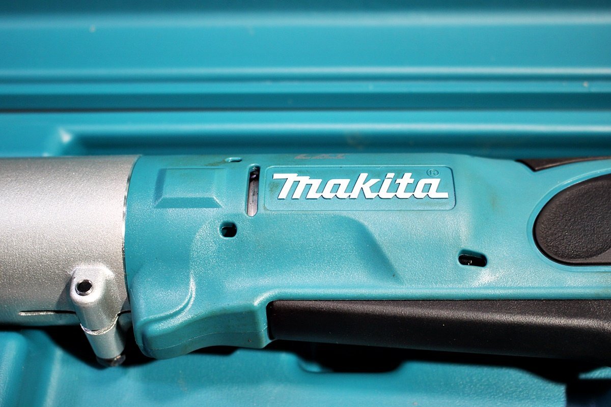 【未使用】makita マキタ 18V 充電式アングルインパクトドライバ TL061DZ 本体+ケース_画像2