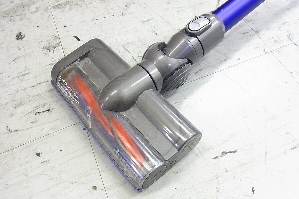 J0070-Y33-227 DYSON ダイソン DC62 コードレスクリーナー 現状品③＠の画像4