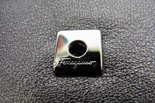 K523-N36-1289◎ FERRAGAMO フェラガモ 財布 レディース 現状品③◎_画像6