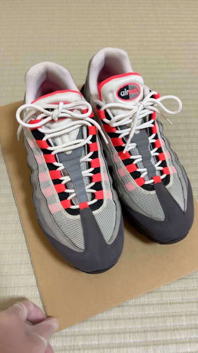 NIKE AIR MAX 95 OG ホワイト　ソーラーレッド　ナイキ　エアマックス　AT2865 100 