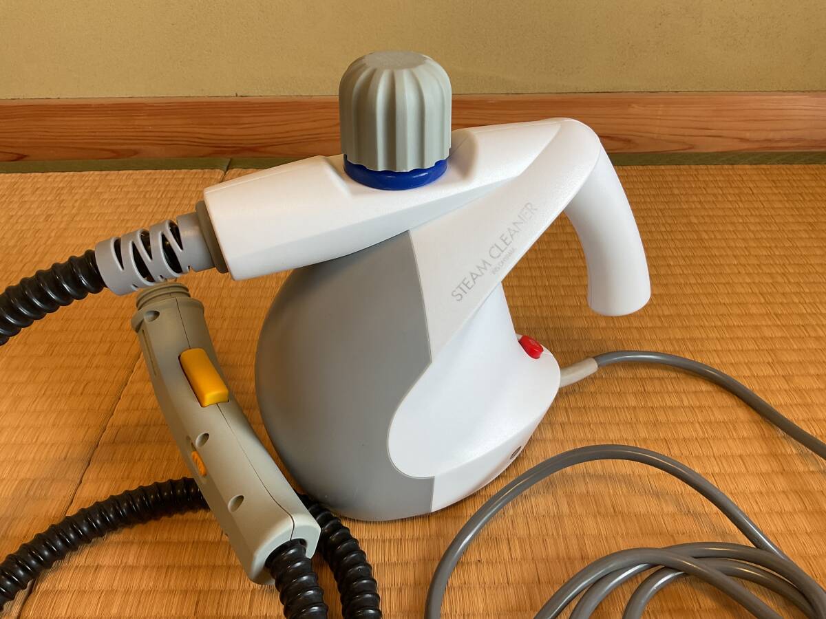 [ secondhand goods ]IRIS OHYAMA steam cleaner compact type STM-304W