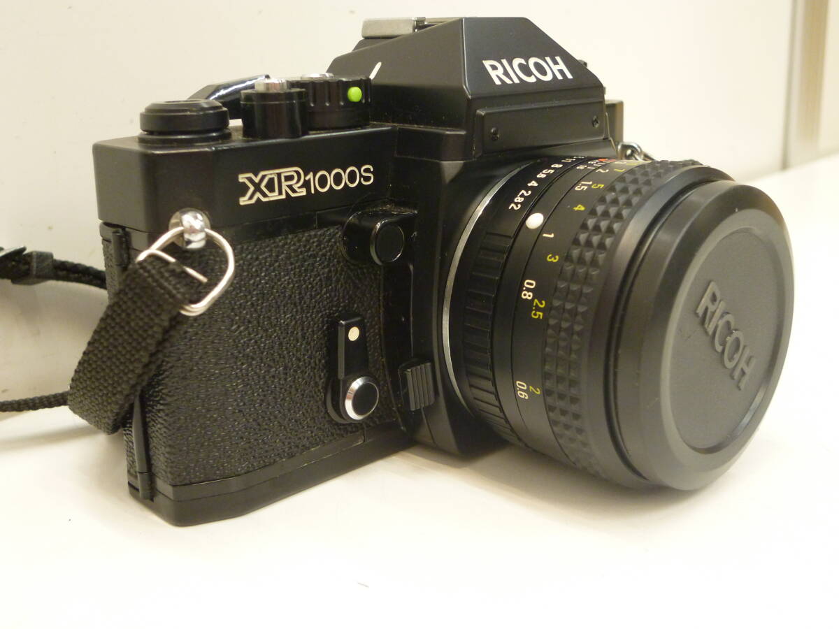 カメラ祭 RICOH リコー XR1000S フィルムカメラ 現状品 レンズ付き 写真 カメラ 部品取りに 作動未確認 ジャンク 長期保管品_画像2