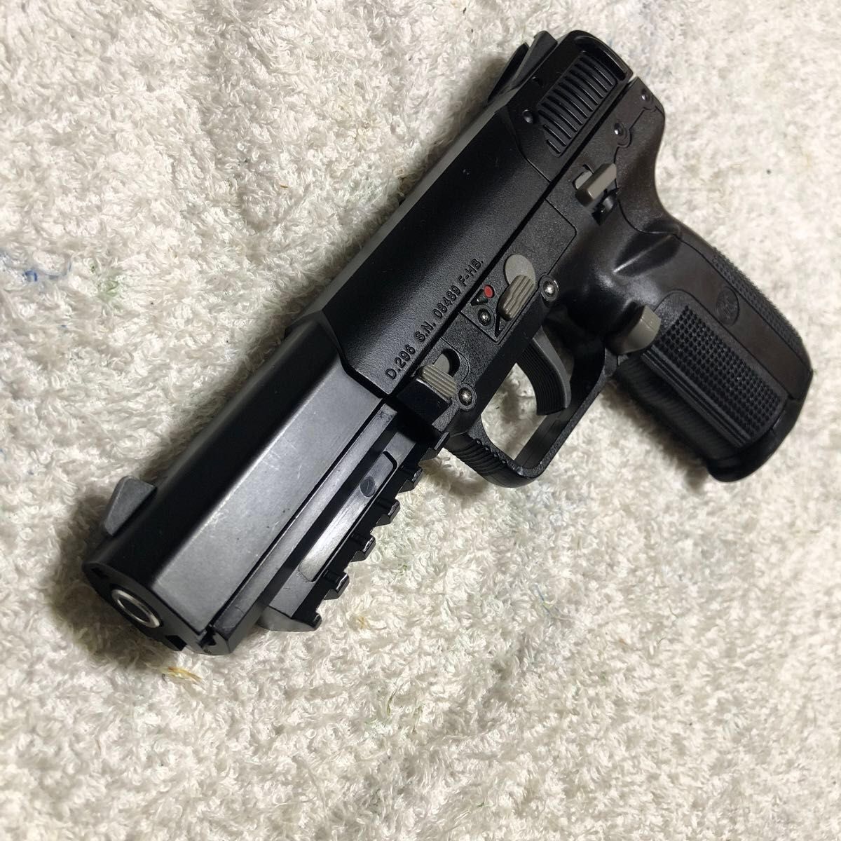 東京マルイ　FN5-7  ガスブローバックガン