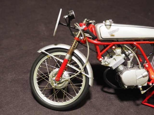 L173【ジャンク品】EBBR ホンダ CR110 2点セット エブロ 1/10 カブレーシング ストリート 1962 HONDA_画像3