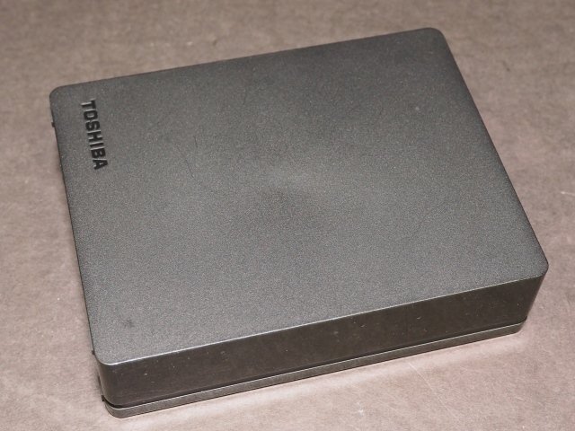 L180 TOSHIBA 外付けHDD 5TB HD-ED50TK 東芝 外付けハードディスク 使用時間:1811時間_画像2