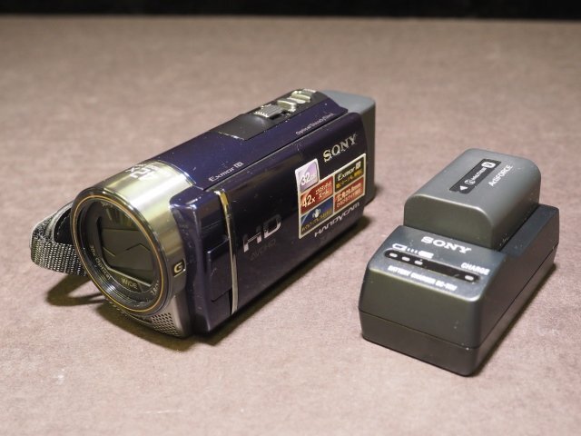 L192 ソニー デジタルビデオカメラ HDR-CX180 SONY HANDYCAM ブルー ハンディカム バッテリー＋充電器付属_画像1