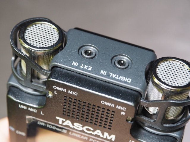 L202 TASCAM Tascam linear PCM recorder DR-100MKⅢ LINEAR PCM RECORDER