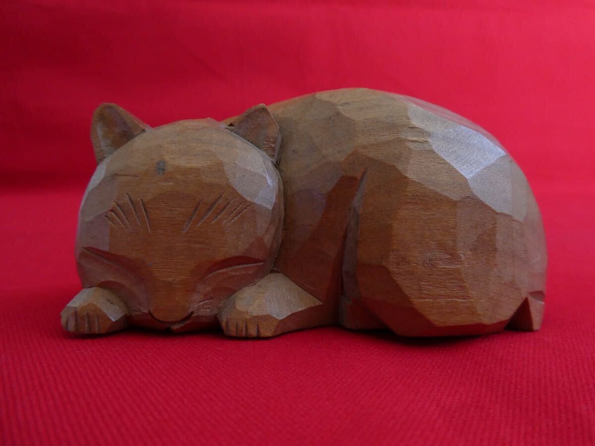 時代物 在銘 晃秀作 木彫 眠り猫 置物 東洋彫刻 一刀彫 _画像3