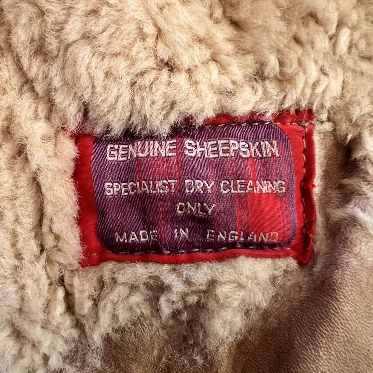 イギリス製 ヴィンテージ ムートンコートGENUINE SHEEPSKIN ボアジャケット ベージュ 古着 ヴィンテージ ユニセックス 細身 イギリス製 ヴィンテージ ムートンコートGENUINE SHEEPSKIN ボアジャケット ベージュ 古着 ヴィンテージ ユニセックス 細身