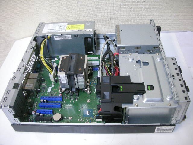 Fujitsu PRIMERGY TX1320 M3(Xeon QuadCore E3-1220 V6 3GHz/16GB/SATA 2.5インチ 1TB x 2)_画像6