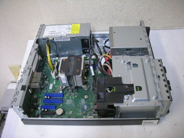 Fujitsu PRIMERGY TX1320 M3(Xeon QuadCore E3-1220 V6 3GHz/8GB/SATA 2.5インチ 1TB x 2)②_画像4