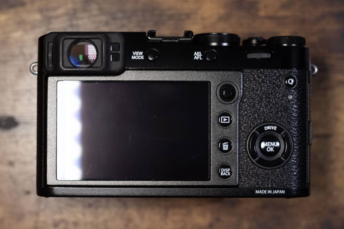 【美品】FUJIFILM X100F ブラック 付属品あり _画像3