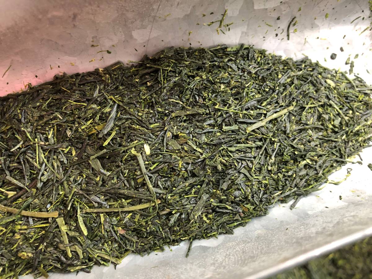 【送料無料】令和６年産新茶！！一番人気・一番お勧め！特上煎茶・八重100ｇ詰×３本の画像3