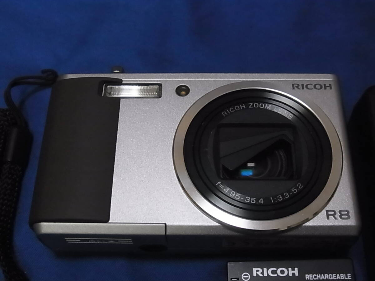 RICOH R8 コンパクトデジタルカメラ 中古品 (難あり)_画像2