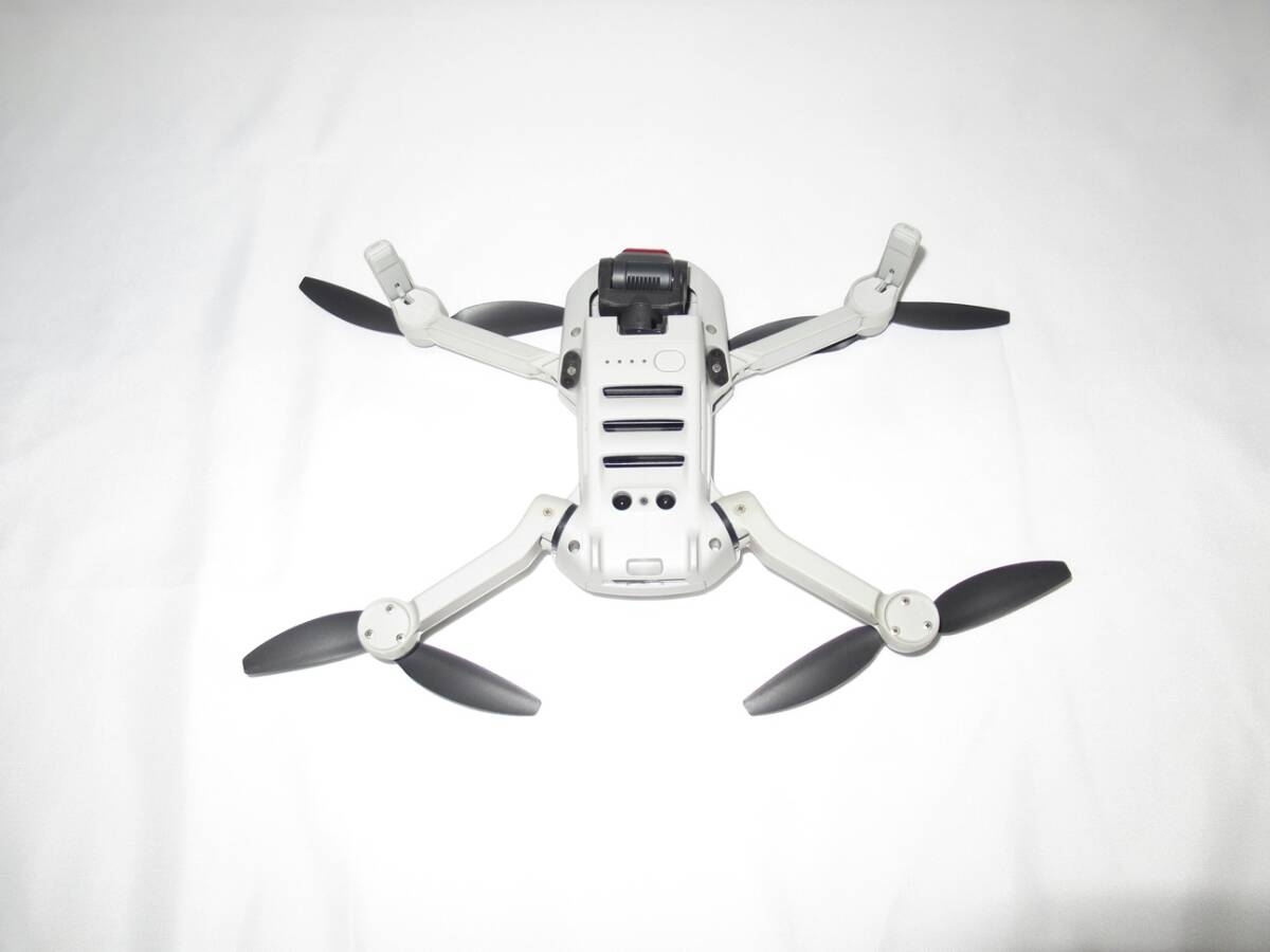 DJI mini2 機体本体 充電4回2400mA/hバッテリー1本・UVフィルター・レンズカバー付きの画像5