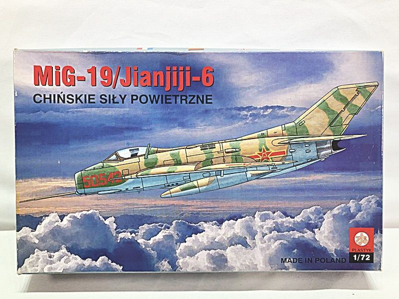 ZTS PLASTYK　1/72　MiG-19　Jianjiji-6　S-023　箱変形・劣化　プラモデル　同梱OK　1円スタート★S_画像1
