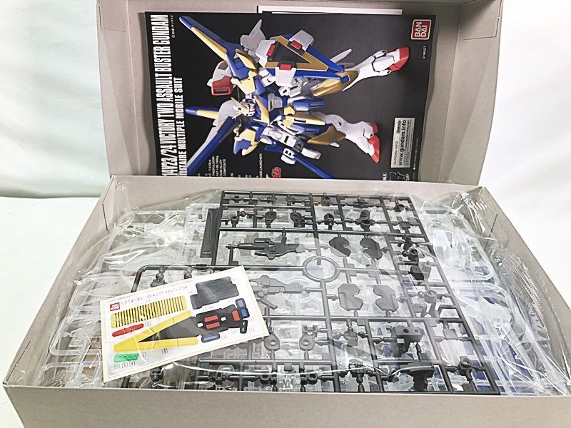 HGUC　V2アサルトバスターガンダム 　クリアカラー　プラモデル　同梱OK　1円スタート　ガンプラ　★S_画像2