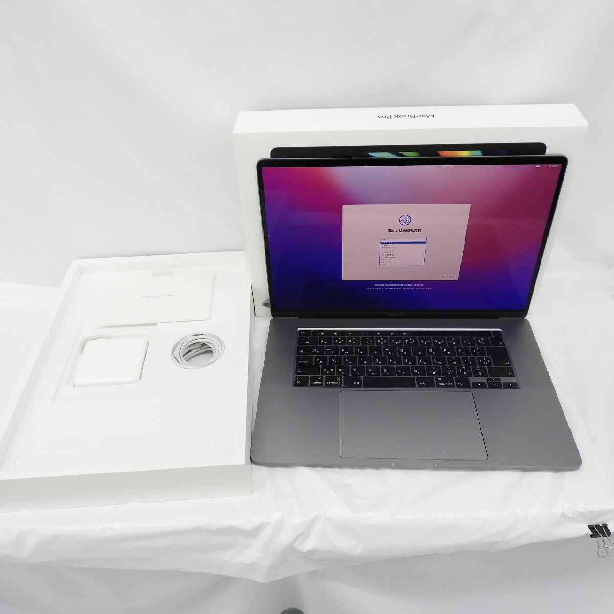 【中古品】Apple アップル ノートパソコン MacBook Pro Retinaディスプレイ 2600/16 MVVK2J/A corei9/16GB/SSD1TB 11566117 0512の画像1