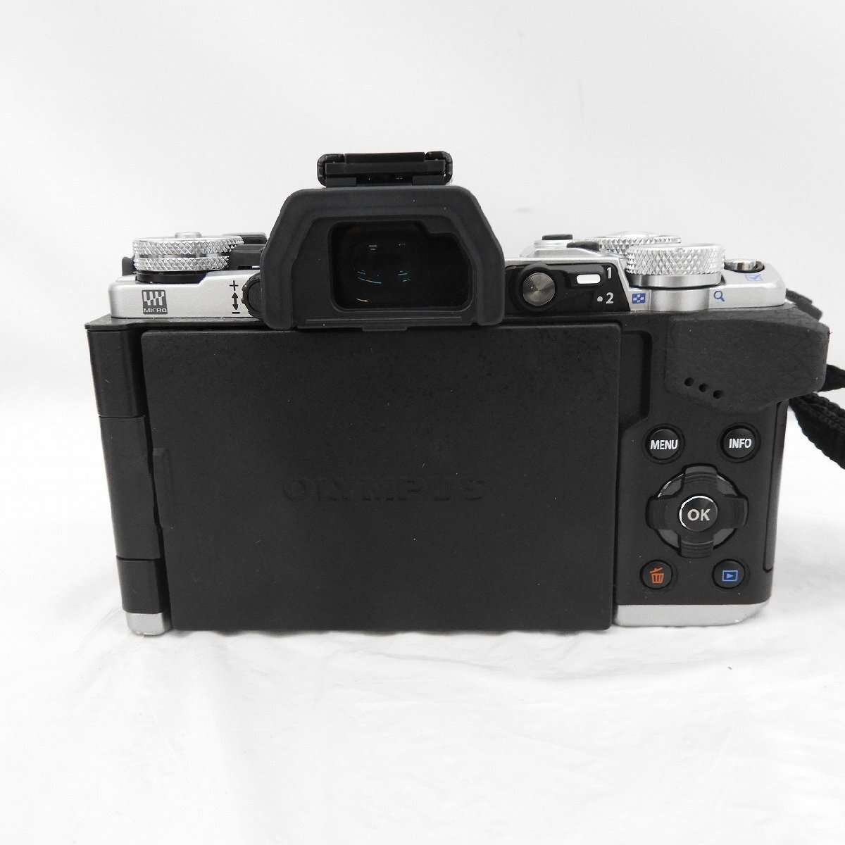 【中古品】OLYMPUS オリンパス ミラーレス一眼レフカメラ OM-D E-M5 MarkII 14-150ｍｍ II レンズキット シルバー 11579570 0517_画像3