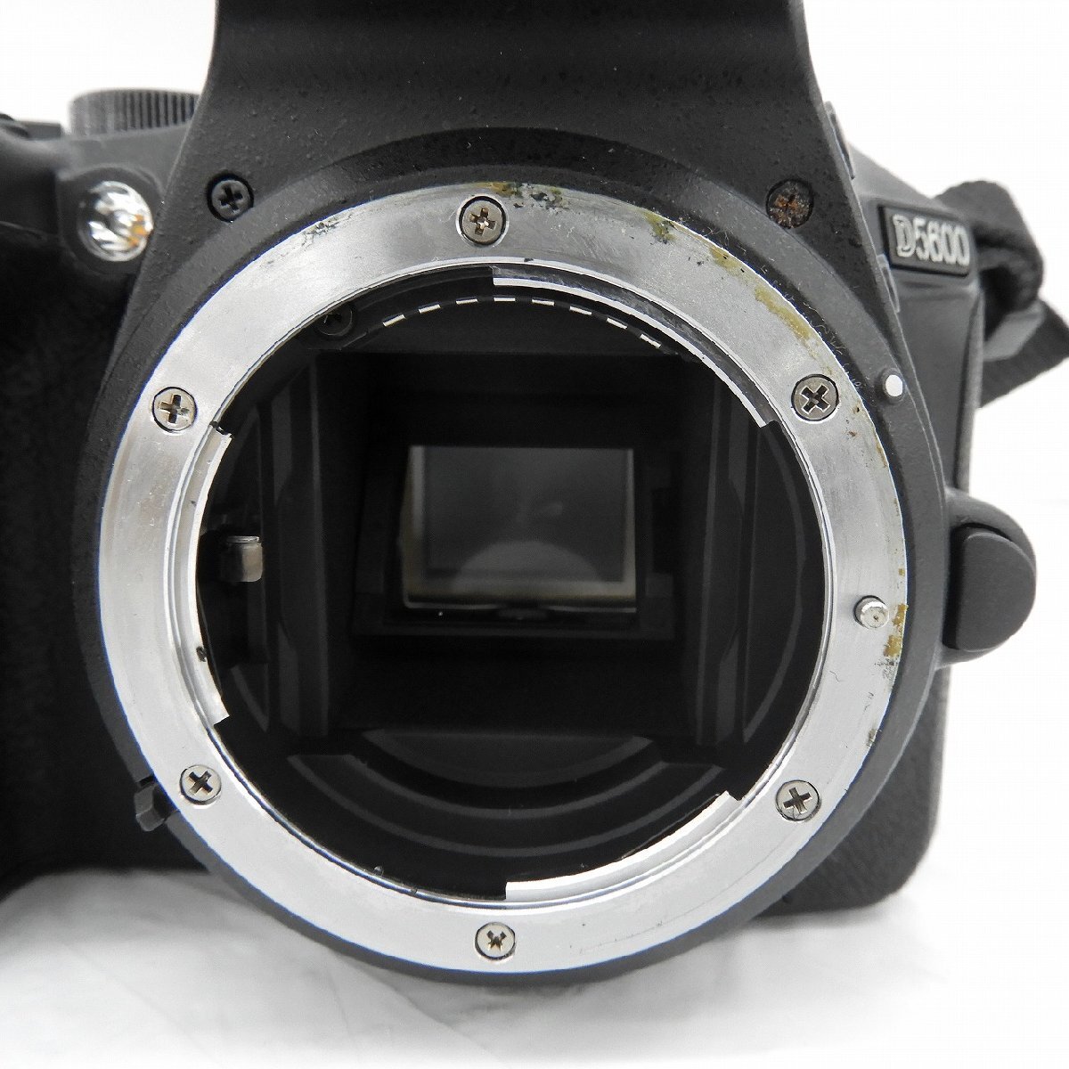 【中古品】Nikon ニコン デジタル一眼レフカメラ D5600 ダブルズームキット(18-55/70-300) ブラック 11571908 0518_画像3