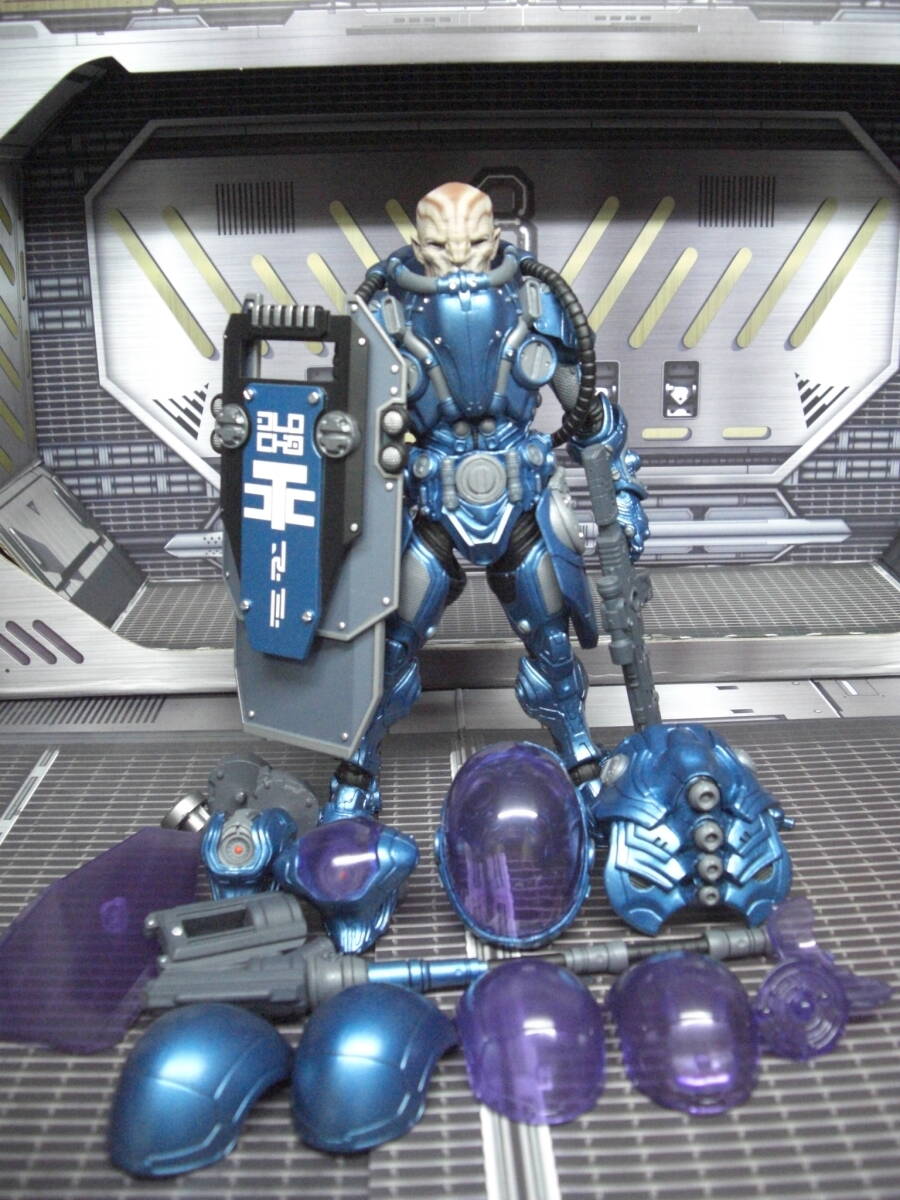 【開封品・即決】Cosmic Legions Gravenight Slygor Ryz / T.U.5.C.C. Gravekeeper Deluxe Figure コズミックリージョンズ_画像2