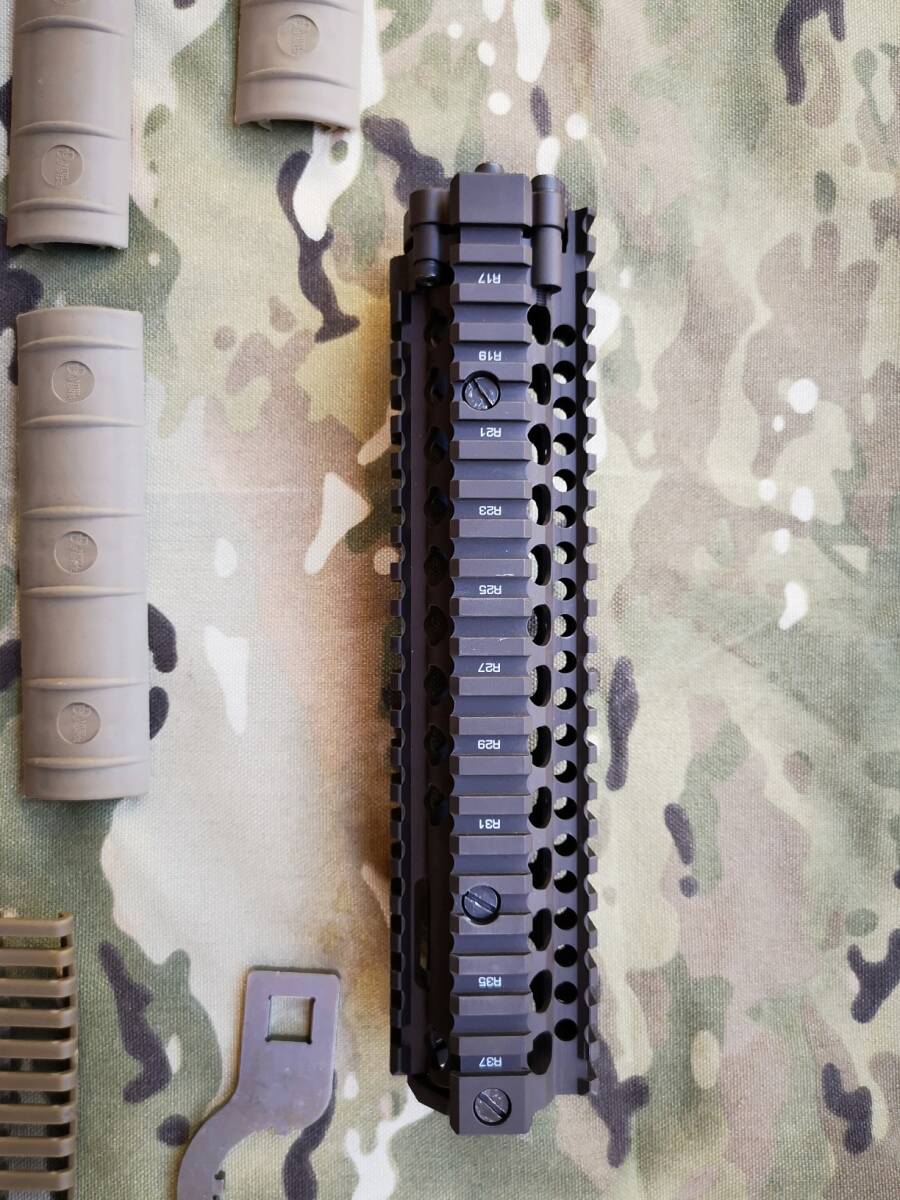 Daniel Defense 実物 MK18 RISⅡ ハンドガード FDE色 9.5インチ _画像3