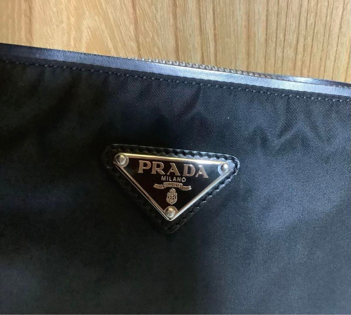 未使用品】PRADA プラダ ショルダーバッグ 三角プレート 未使用品】PRADA プラダ ショルダーバッグ 三角プレート