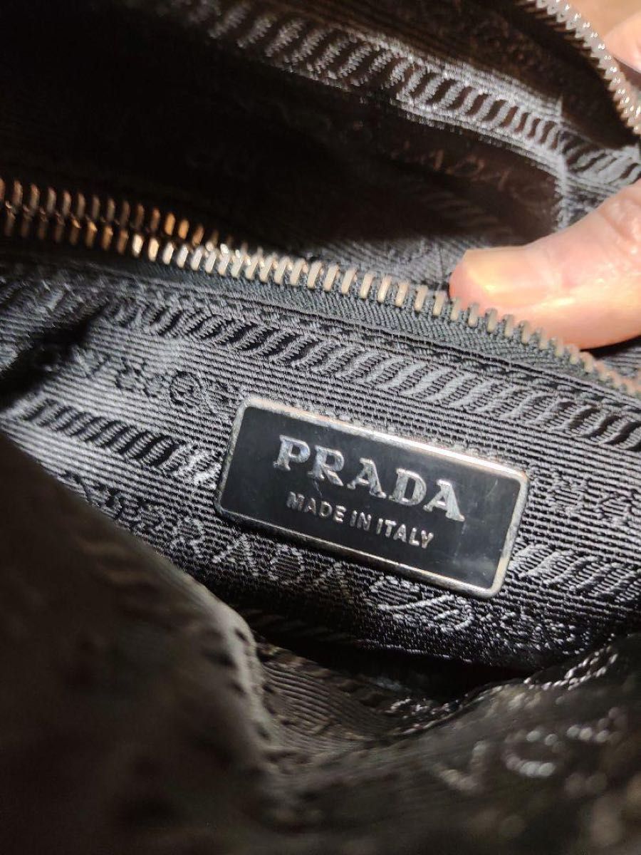 未使用品】PRADA プラダ ショルダーバッグ 三角プレート 未使用品】PRADA プラダ ショルダーバッグ 三角プレート