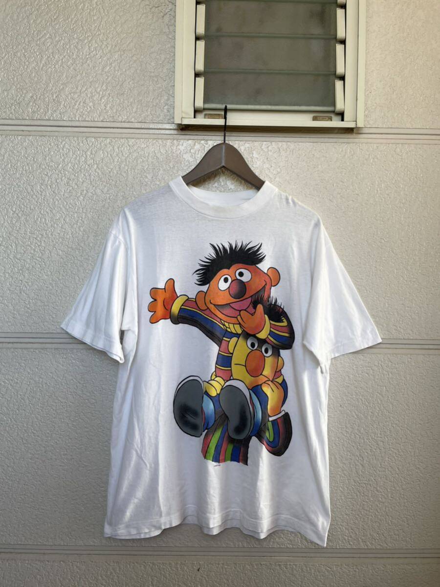 激レア ゆるだぼ 90s ヴィンテージ セサミストリート Tシャツ ホワイト 白 アーニー バート 1997年 SESAME STREET RED WOOD SPORTS WEAR