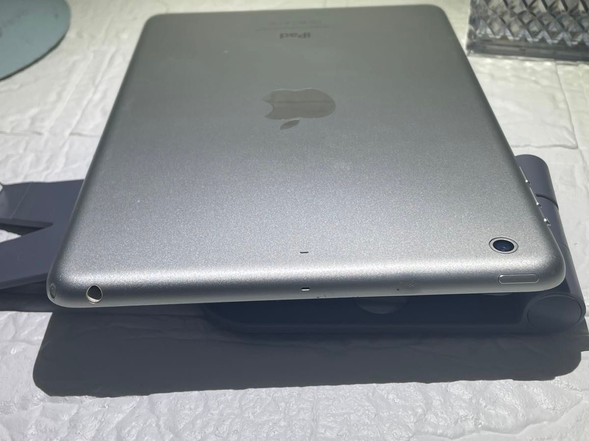 [20] Apple iPad mini 2 Wi-Fi シルバー