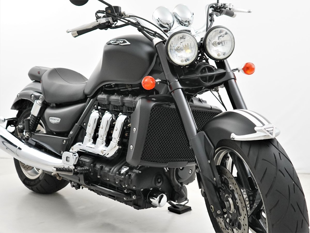  rare last model Triumph Rocket III Roadster 2300cc 2016 year 11,805km animation have under taking strengthen business trip possible all country mail order loan 120 times dealer welcome 