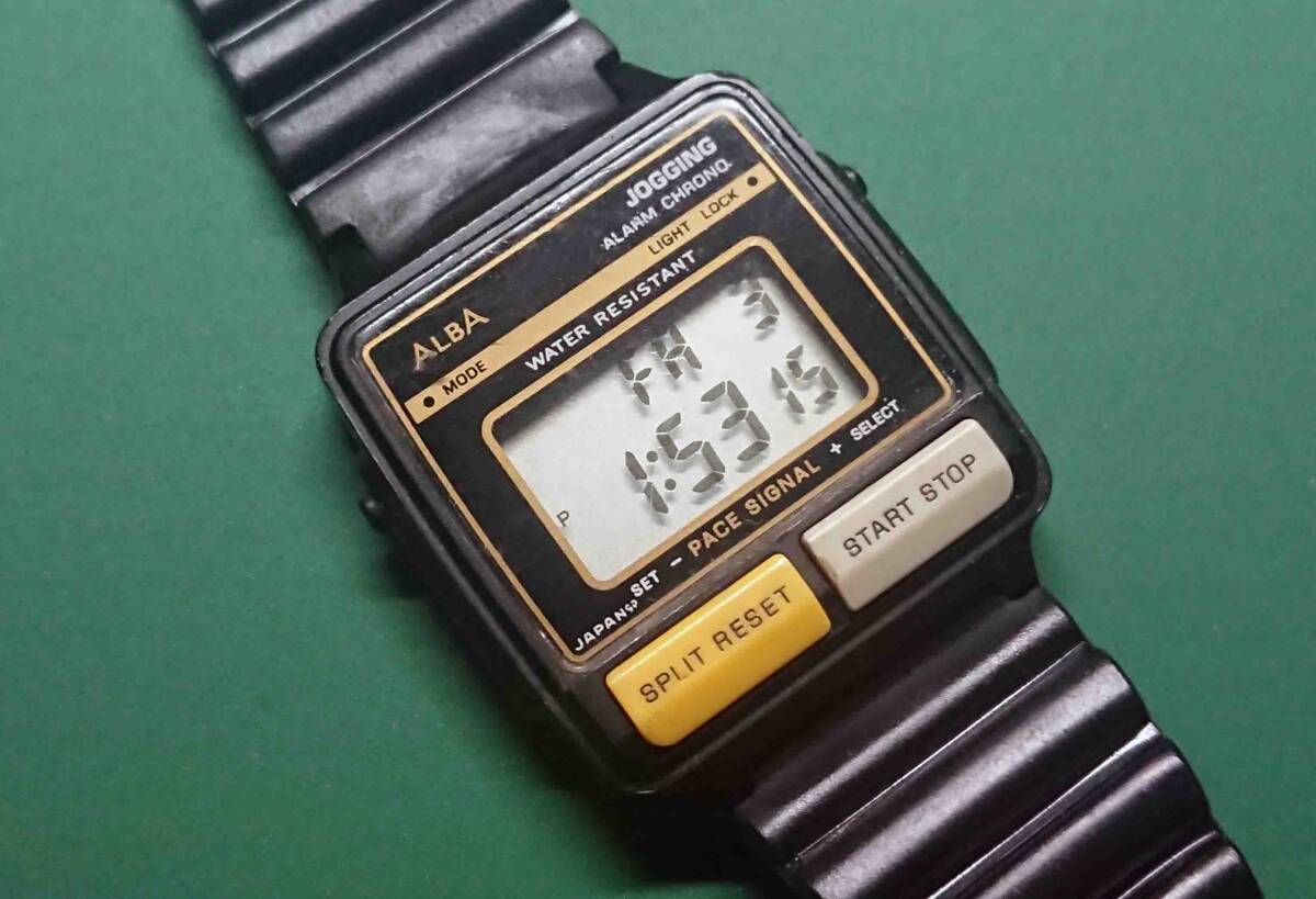 SEIKO ALBA JOGGING ALARM CHRONO W304-4010 セイコー アルバ デジタル メンズ 腕時計の画像1