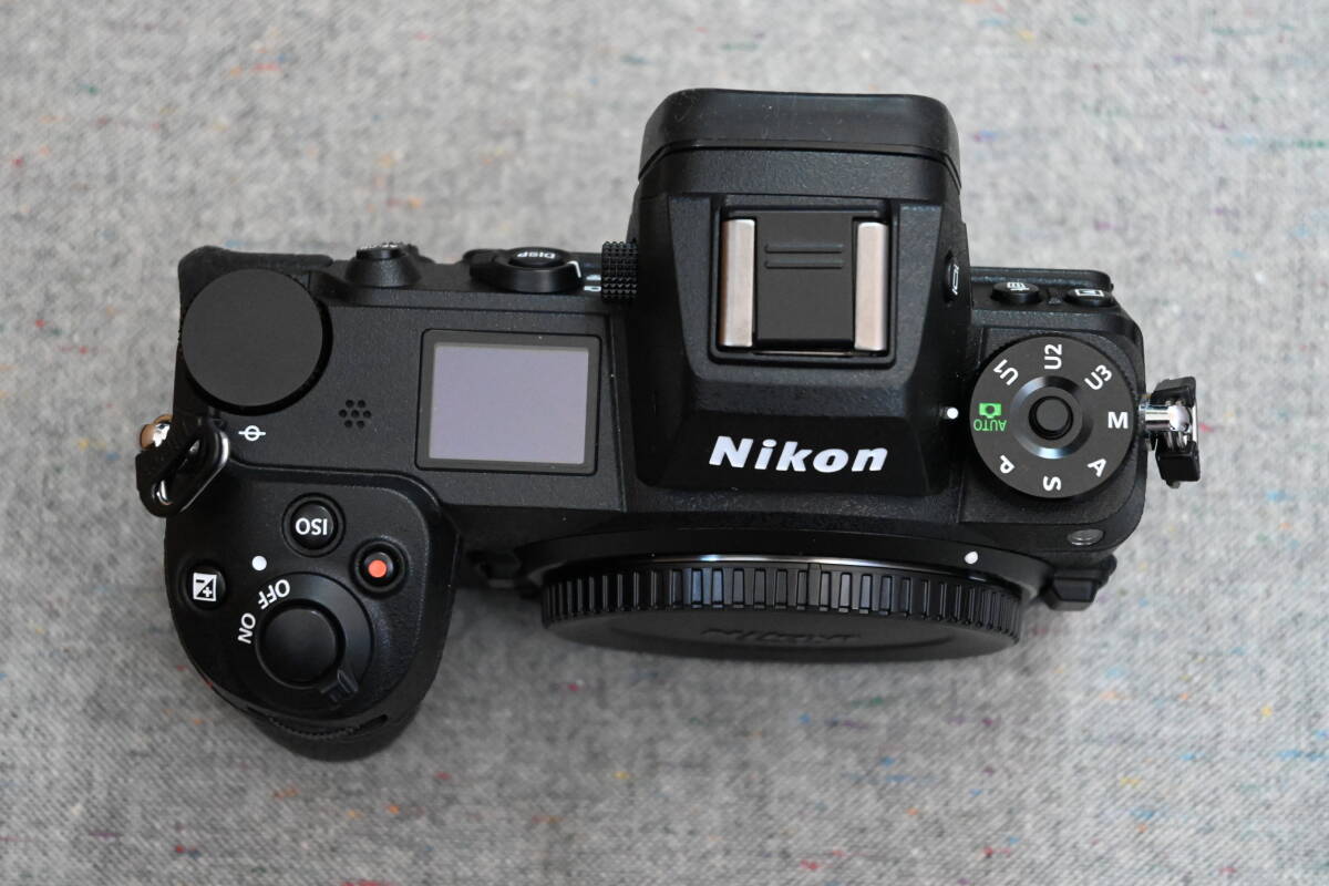 Nikon Z 6II ボディ 総ショット数2146枚  縦位置グリップMB-N11 予備バッテリーEN-EL15C XQDメモリーカード128GB ACアダプターEH-7Pの画像2