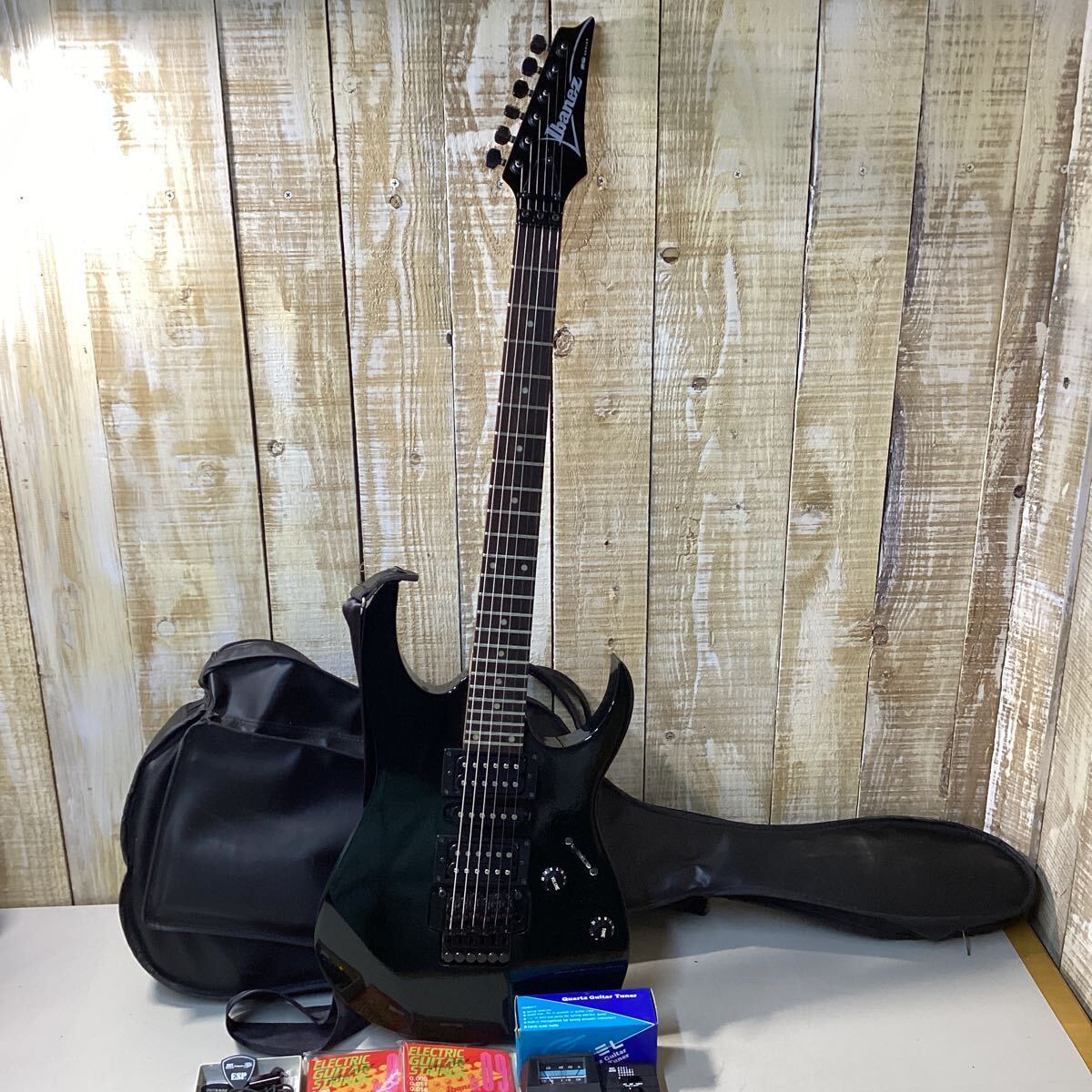 Ibanez アイバニーズ TRS-505 RG RGseries エレキギター 楽器 ソフトケース付き 付属付きの画像1