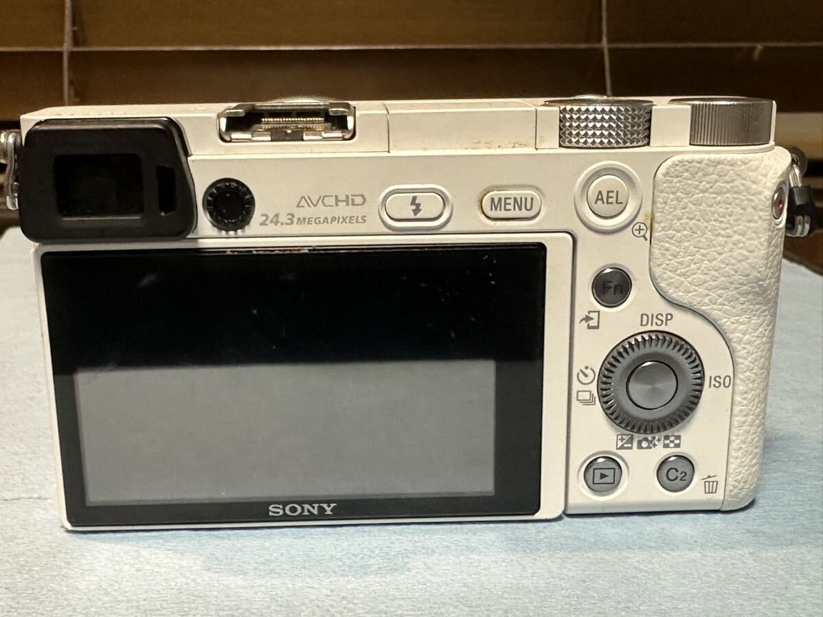  Sony α6000 ILCE-6000L белый 